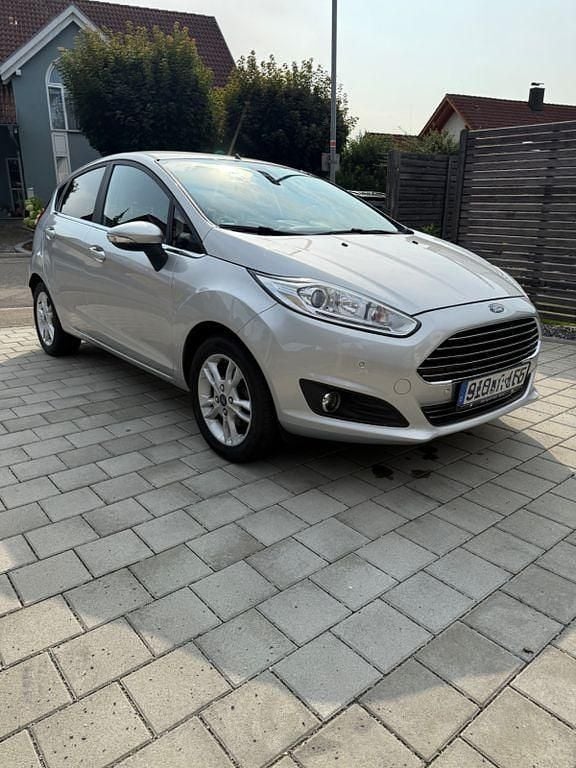Silber Gebraucht 2017 Ford Fiesta Cool & Connect Kleinwagen | 6.850 € (Guter Preis) - Bild 1/4