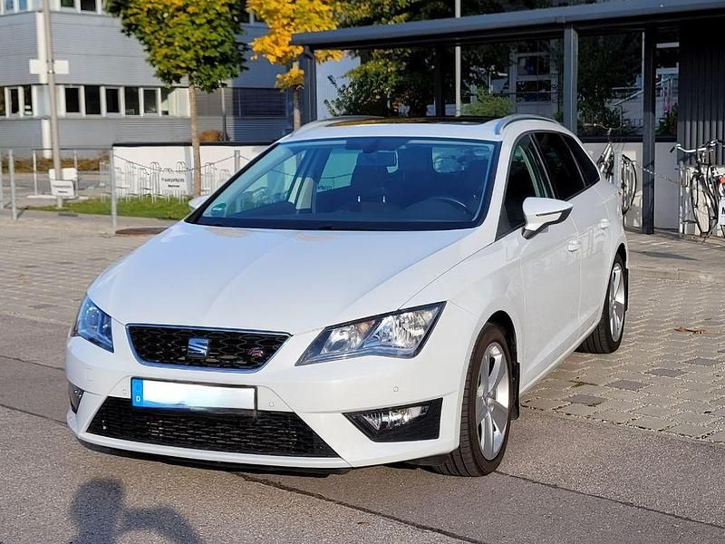 Weiß Gebraucht 2015 Seat Leon ST FR Kombi | 12.900 € (Fairer Preis) - Bild 1/4