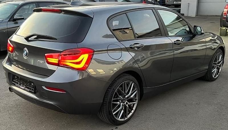 Gebraucht BMW 118 Advantage 136 PS (100 kW) 2018 Grau Kleinwagen