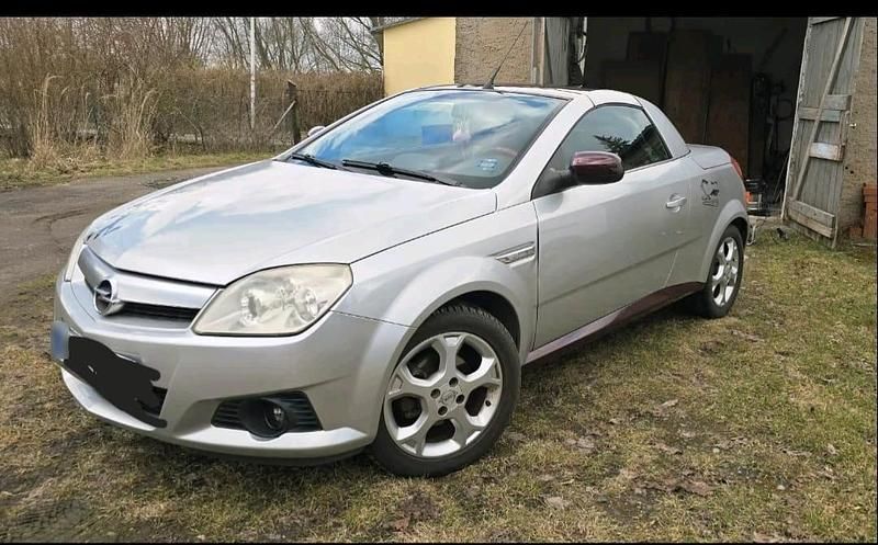 Gebraucht Opel Tigra 125 PS (91 kW) 2006 Silber Cabrio