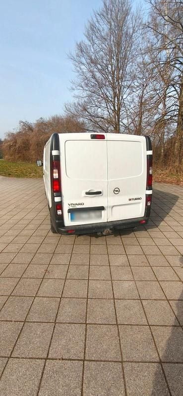 Gebraucht Opel Vivaro S 145 PS (106 kW) 2018 Weiß Van / Kleinbus