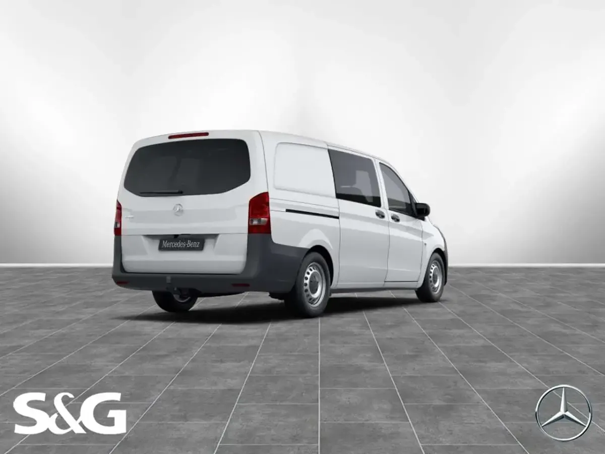 Gebraucht Mercedes Vito 163 PS (119 kW) 2024 Arktikweiß Van