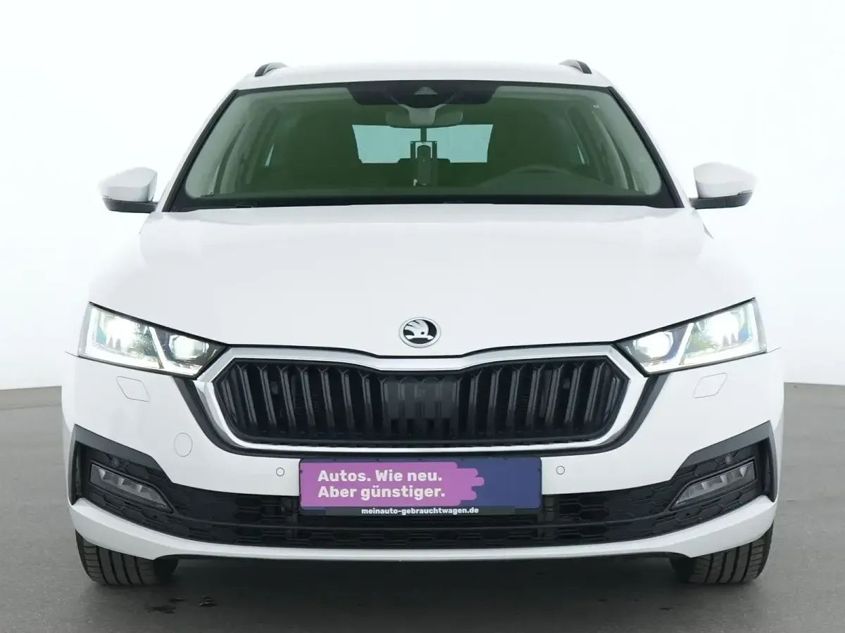 Gebraucht Skoda Octavia Ambition 150 PS (110 kW) 2023 Candy weiss Limousine