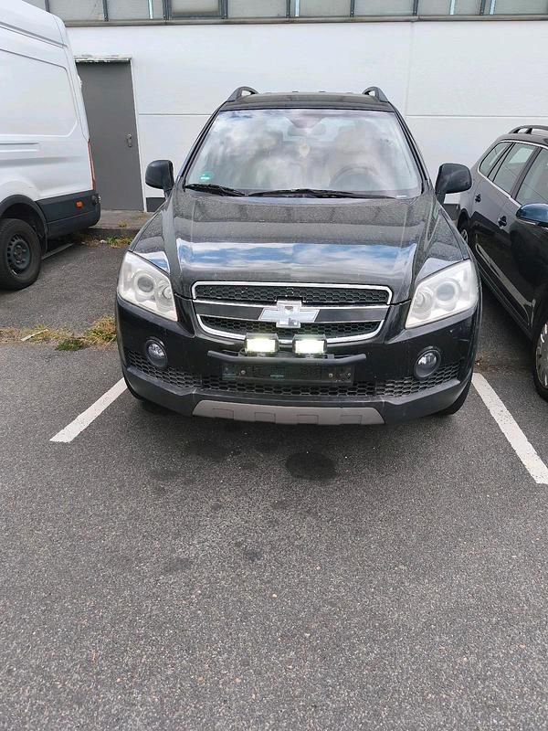 Schwarz Gebraucht 2009 Chevrolet Captiva SUV | 2.350 € (Superpreis) - Bild 1/4