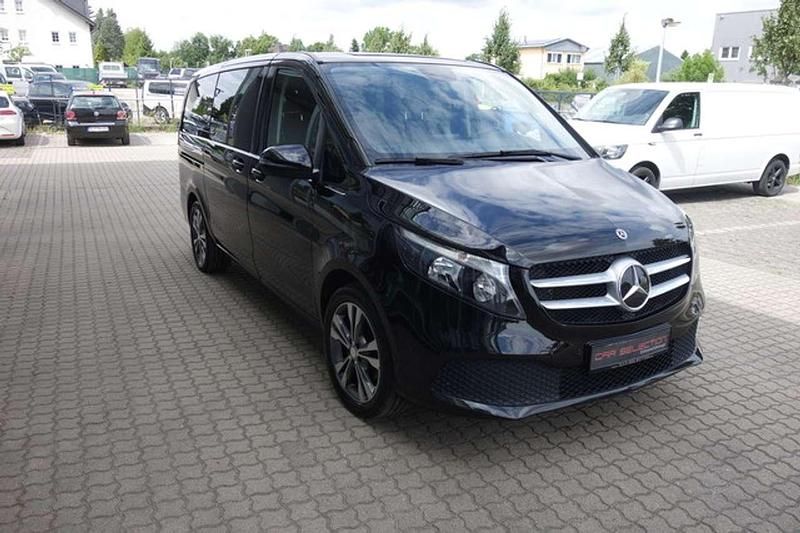 Gebraucht Mercedes V220 163 PS (119 kW) 2020 Obsidianschwarz Van / Kleinbus