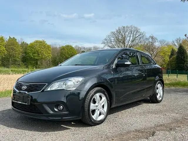 Usata Kia Ceed 125 CV (91 kW) 2011 Nero Utilitaria