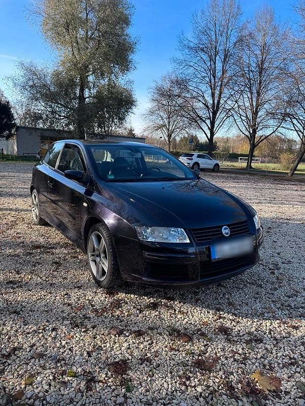 Schwarz Gebraucht 2002 Fiat Stilo Abarth Kleinwagen | 2.000 € (Etwas zu teuer) - Bild 1/4