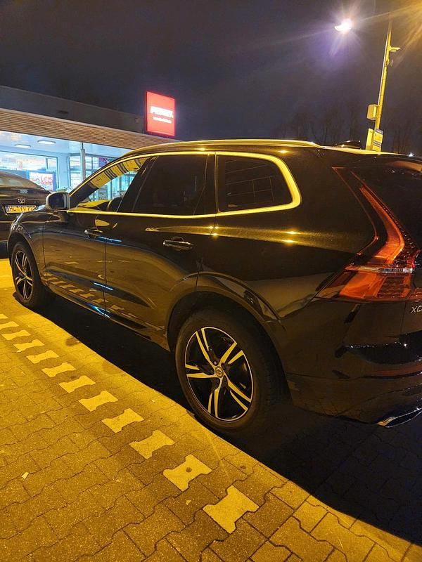 Gebraucht Volvo XC60 R-Design 254 PS (186 kW) 2017 Schwarz SUV