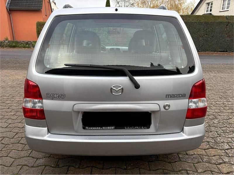 Gebraucht Mazda Demio 75 PS (55 kW) 2001 Silber Kleinwagen