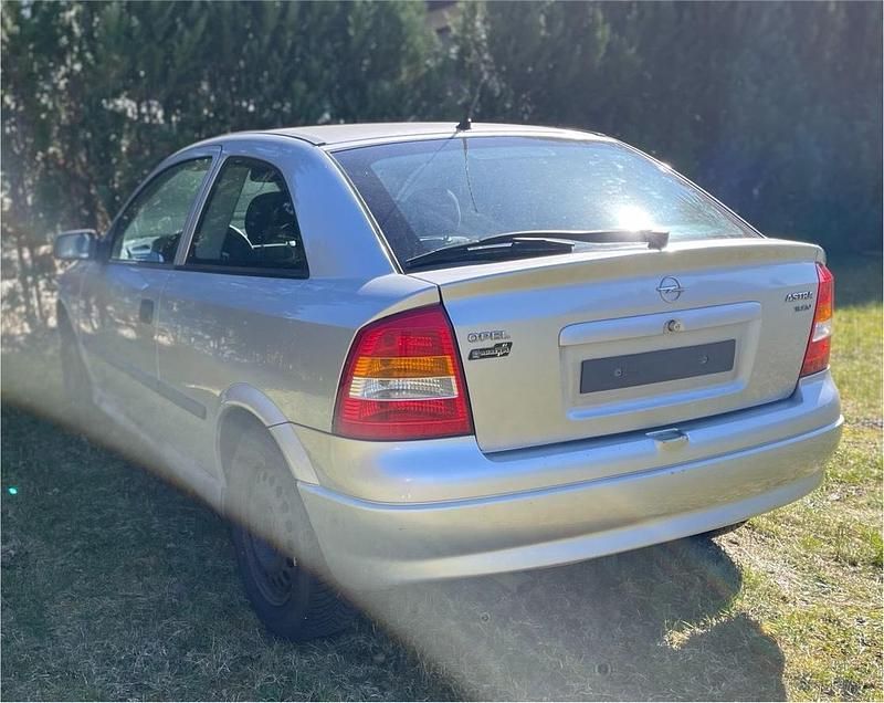 Gebraucht Opel Astra 116 PS (85 kW) 1998 Silber Limousine