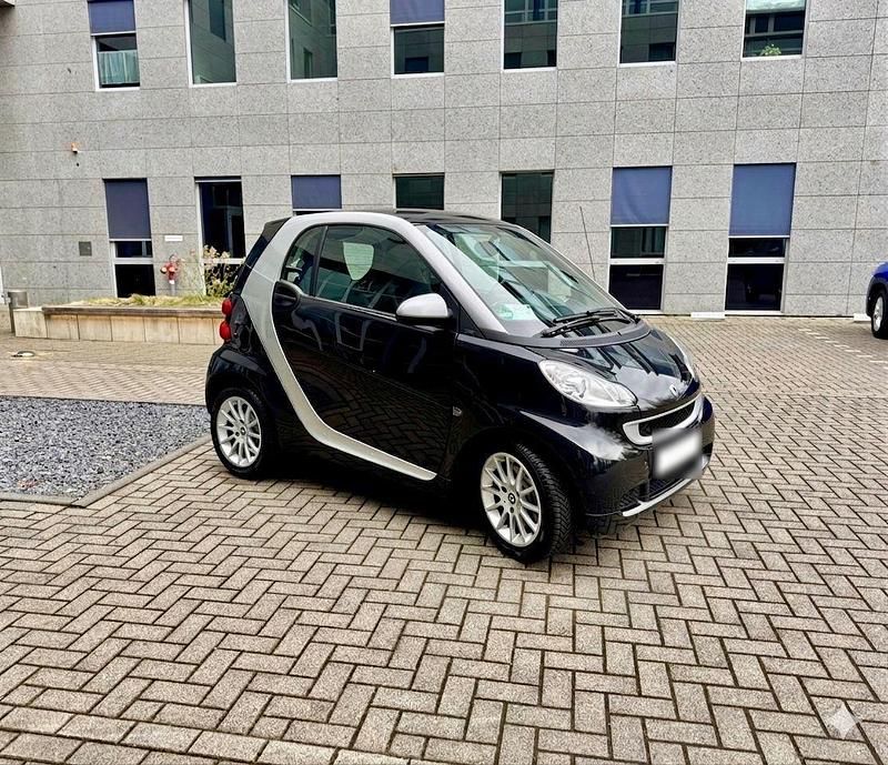 Gebraucht Smart ForTwo Coupé 71 PS (52 kW) 2011 Schwarz Coupé