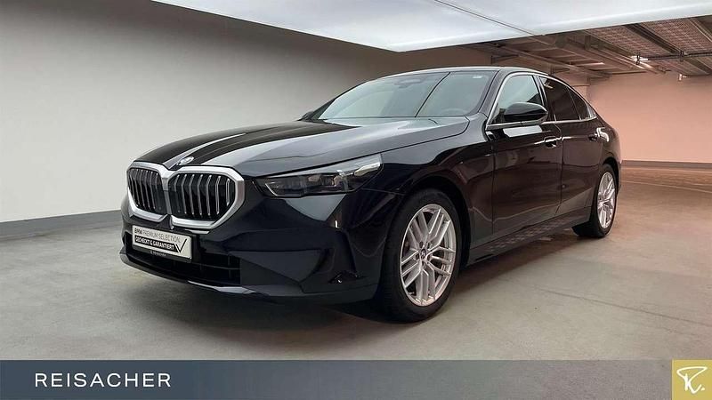 Gebraucht BMW 520 197 PS (144 kW) 2024 Saphirschwarz metallic Limousine