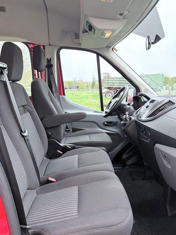 Gebraucht Ford Transit Trend 105 PS (77 kW) 2019 Rot Kombi