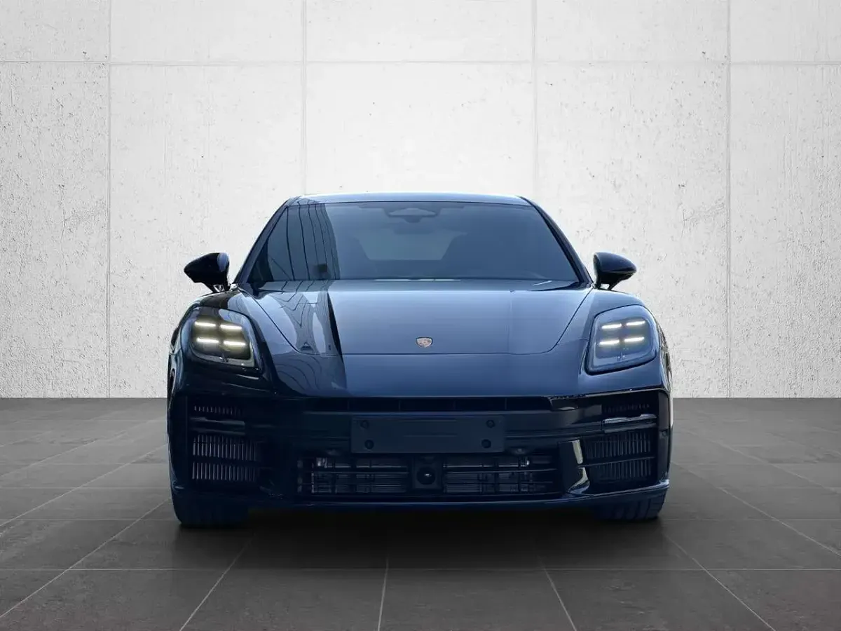 Neu Porsche Panamera GTS 500 PS (367 kW) 2026 Schwarz Kleinwagen