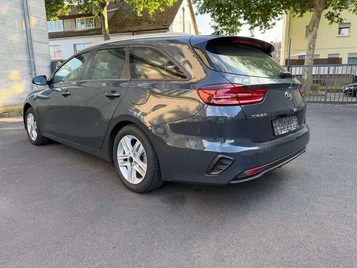 Gebraucht Kia Ceed Sportswagon Edition 7 120 PS (88 kW) 2018 Kombi