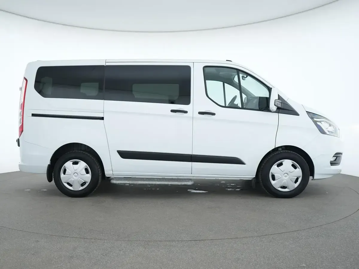 Gebraucht Ford Transit Custom Trend 105 PS (77 kW) 2022 Frost weiss Van / Kleinbus