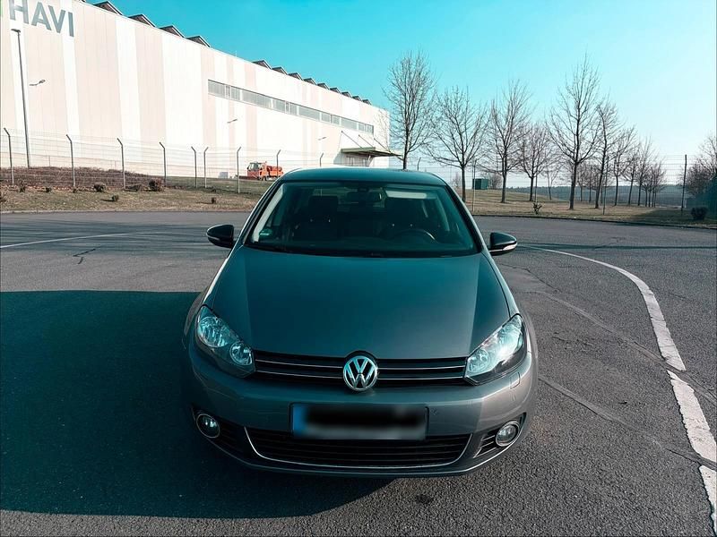 Gebraucht VW Golf VI 105 PS (77 kW) 2012 Grau Kleinwagen
