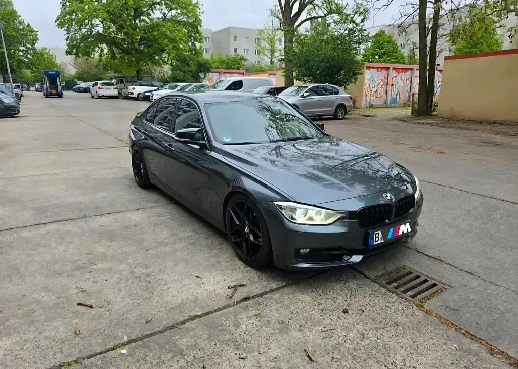 Gebraucht BMW 328 Sport Line 245 PS (180 kW) 2013 Grau Limousine