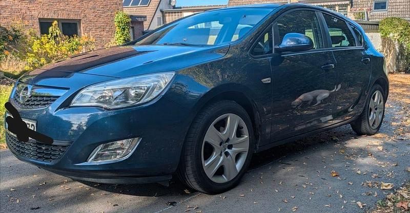 Blau Gebraucht 2011 Opel Astra Edition Limousine | 3.200 € (Fairer Preis) - Bild 1/4