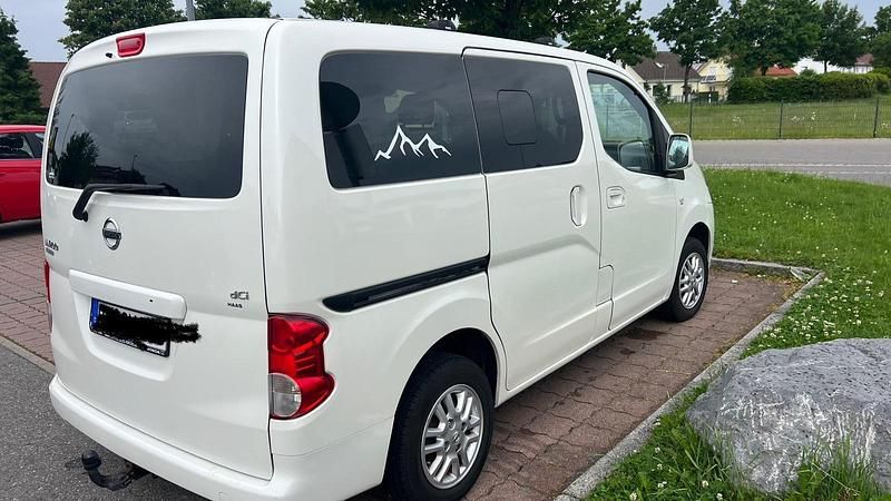 Weiß Gebraucht 2015 Nissan Evalia Van / Kleinbus | 9.500 € (Fairer Preis) - Bild 1/4