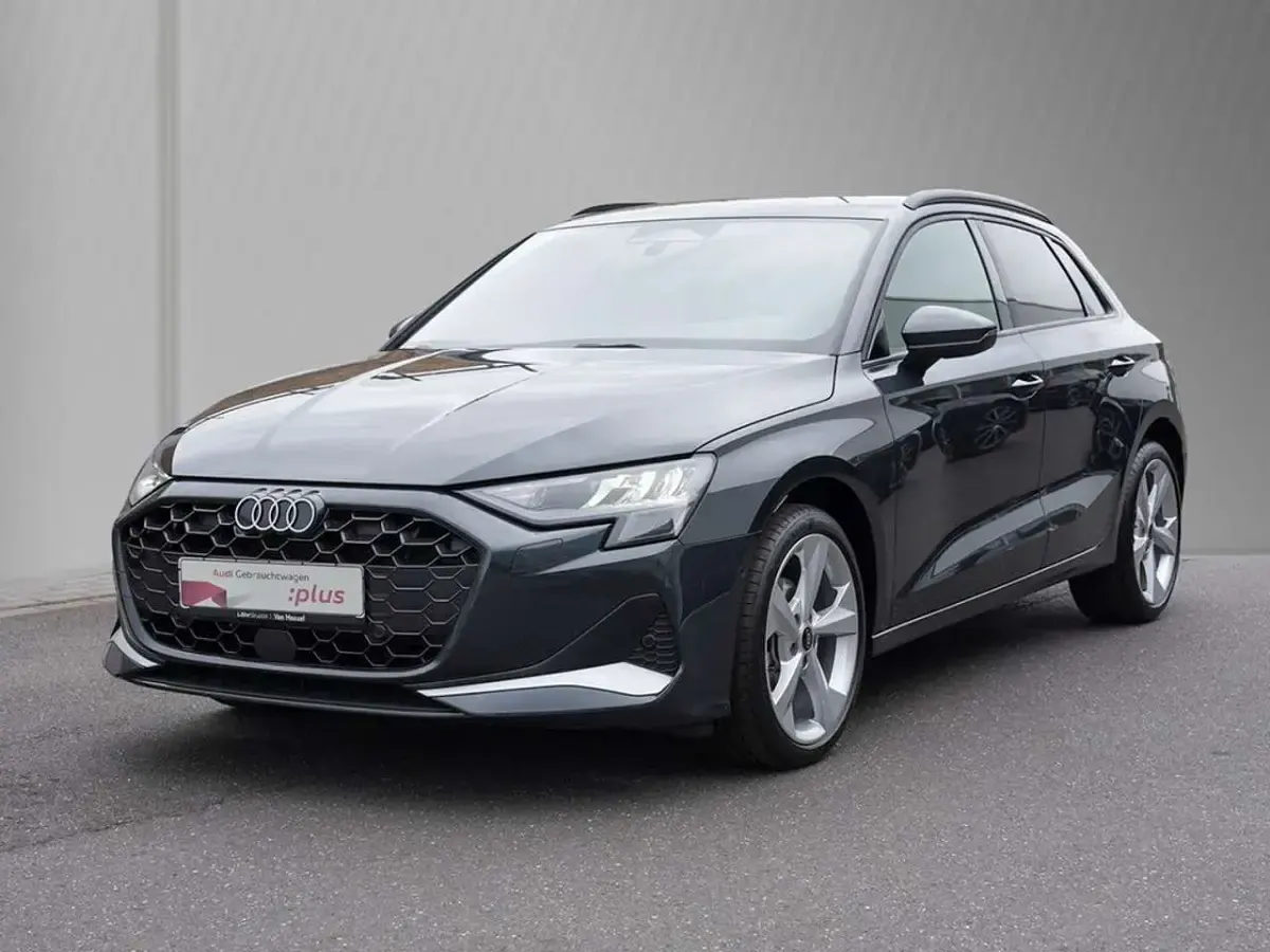 Gebraucht Audi A3 Comfort 116 PS (85 kW) 2025 Manhattangrau metallic Limousine