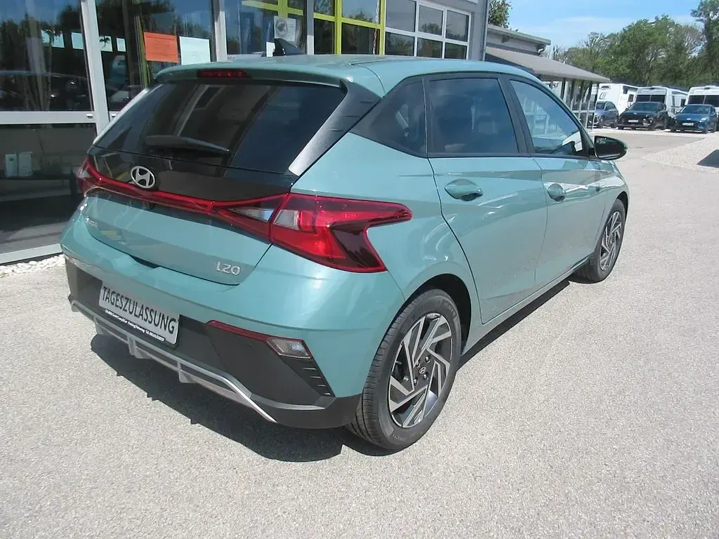 Neu Hyundai i20 Pure 79 PS (58 kW) 2025 Grün Kleinwagen
