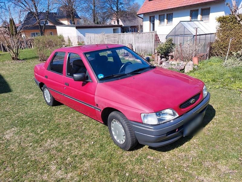 Second-hand Ford Escort 75 CP (55 kW) 1994 Roșu Berlinǎ