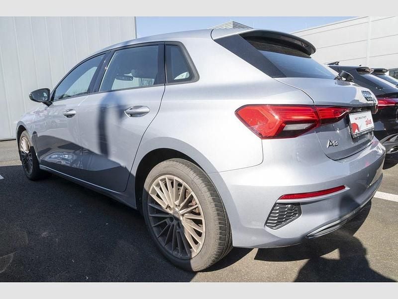 Gebraucht Audi A3 Ambiente 116 PS (85 kW) 2022 Florettsilber metallic Limousine