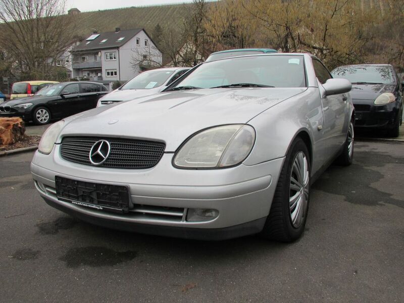 Silber Gebraucht 1997 Mercedes SLK230 Cabrio | 1.950 € (Guter Preis) - Bild 1/4