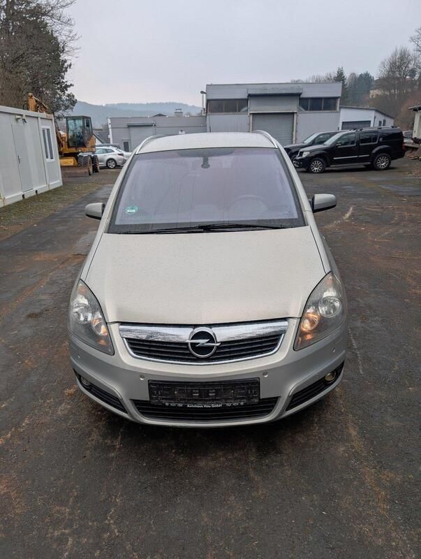 Silber Gebraucht 2009 Opel Zafira Van / Kleinbus | 2.100 € (Superpreis) - Bild 1/4