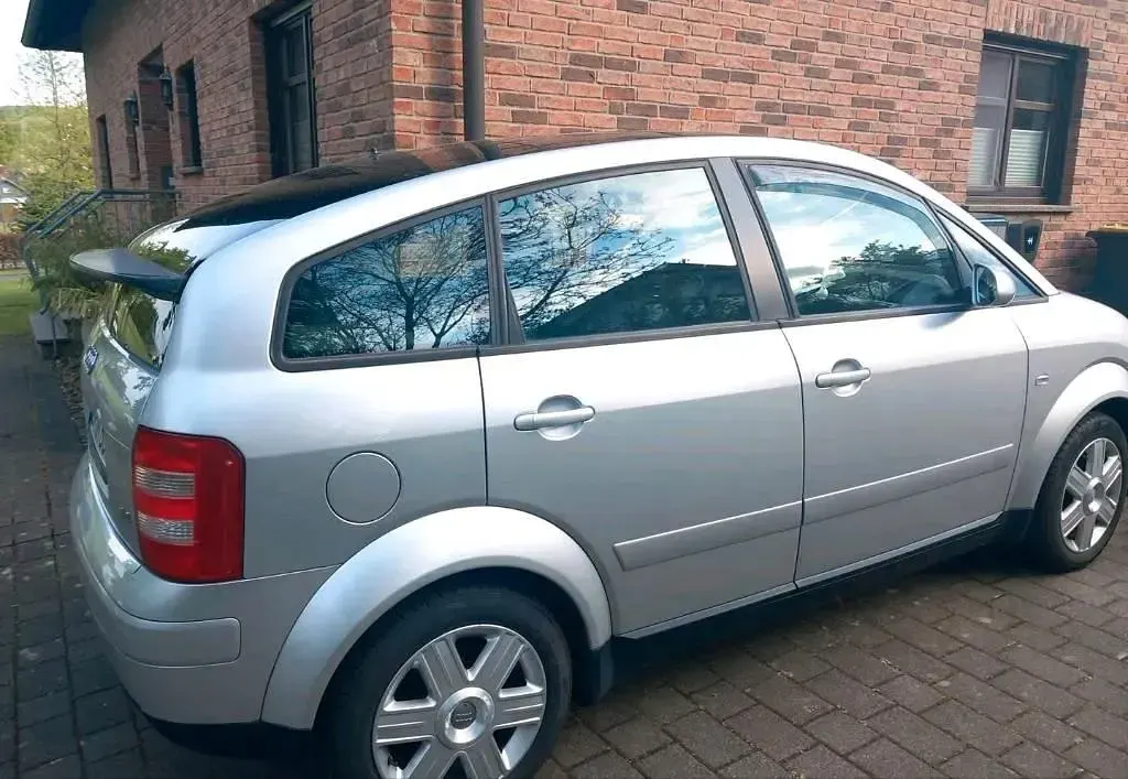 Gebraucht Audi A2 75 PS (55 kW) 2002 Silber Kleinwagen