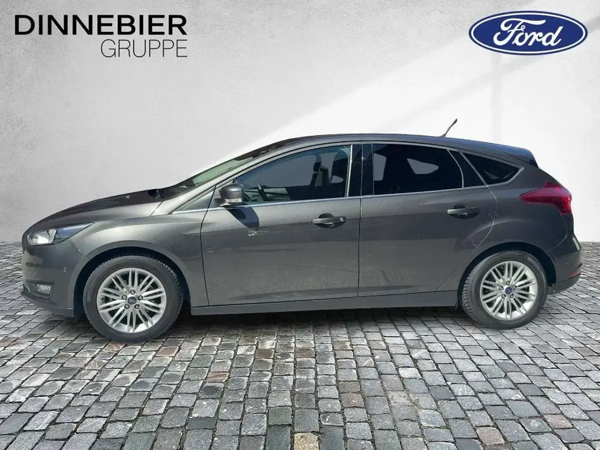Używany Ford Focus Cool & Connect 125 KM (91 kW) 2018 Szary Sedan/Limuzyna