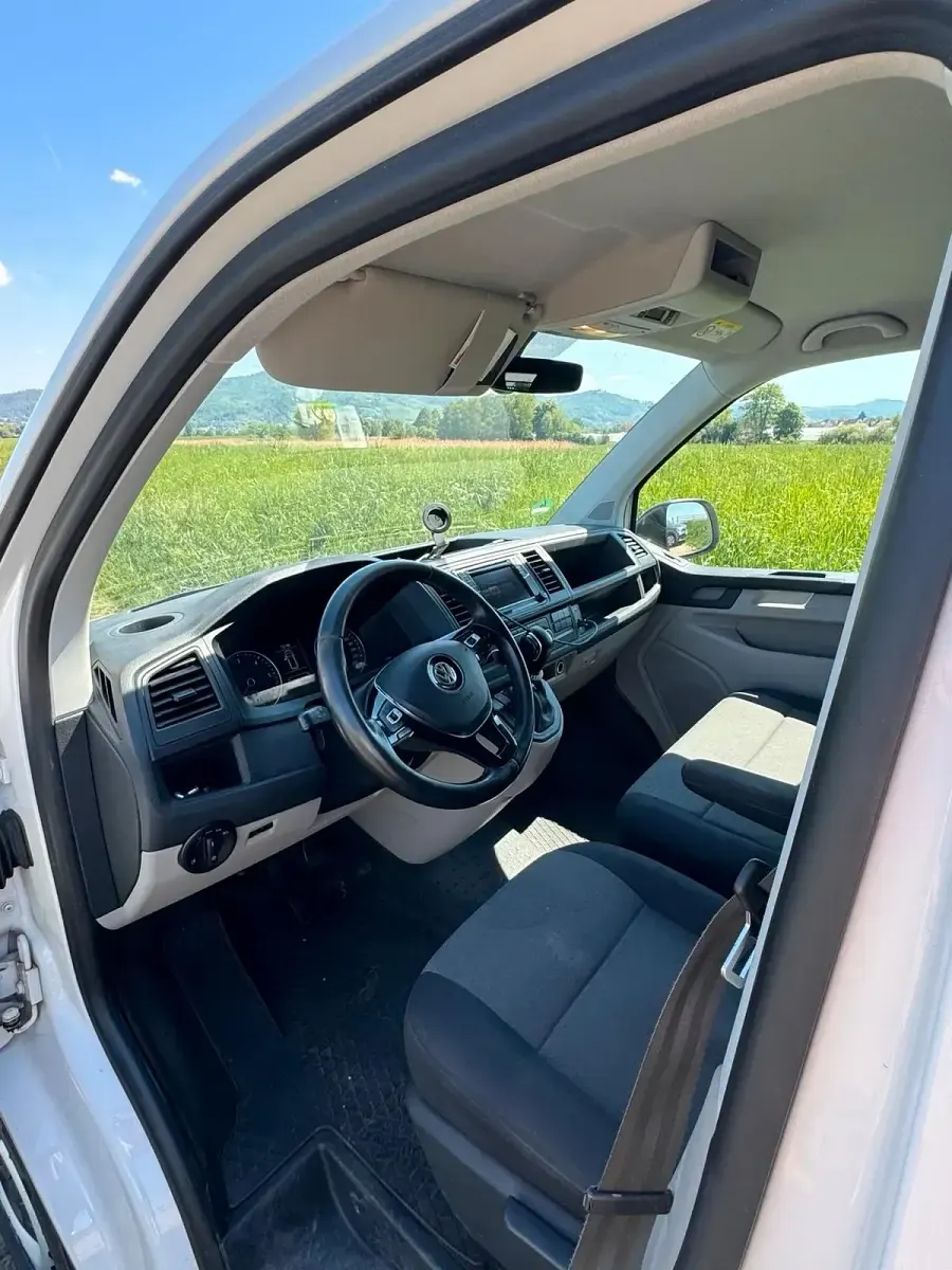 Second-hand VW Transporter 150 CP (110 kW) 2019 Alb Van