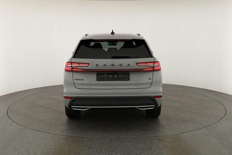 Stahl grau Neu 2025 Skoda Kodiaq SportLine SUV | 50.475 € (Fairer Preis) - Bild 1/4
