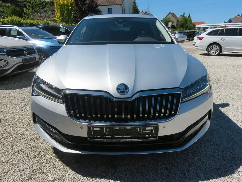 Gebraucht Skoda Superb Ambition 150 PS (110 kW) 2022 Silber Kombi