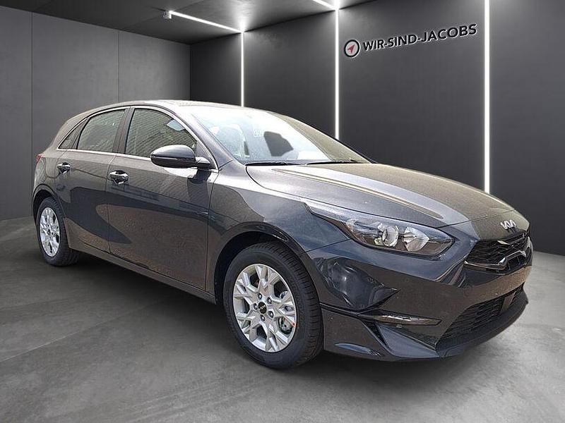 Gebraucht Kia Ceed 140 PS (102 kW) 2025 Grau Kleinwagen