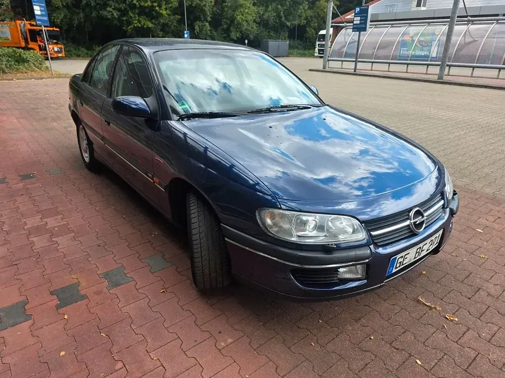 Gebraucht Opel Omega Edition 136 PS (100 kW) 1999 Blau Limousine