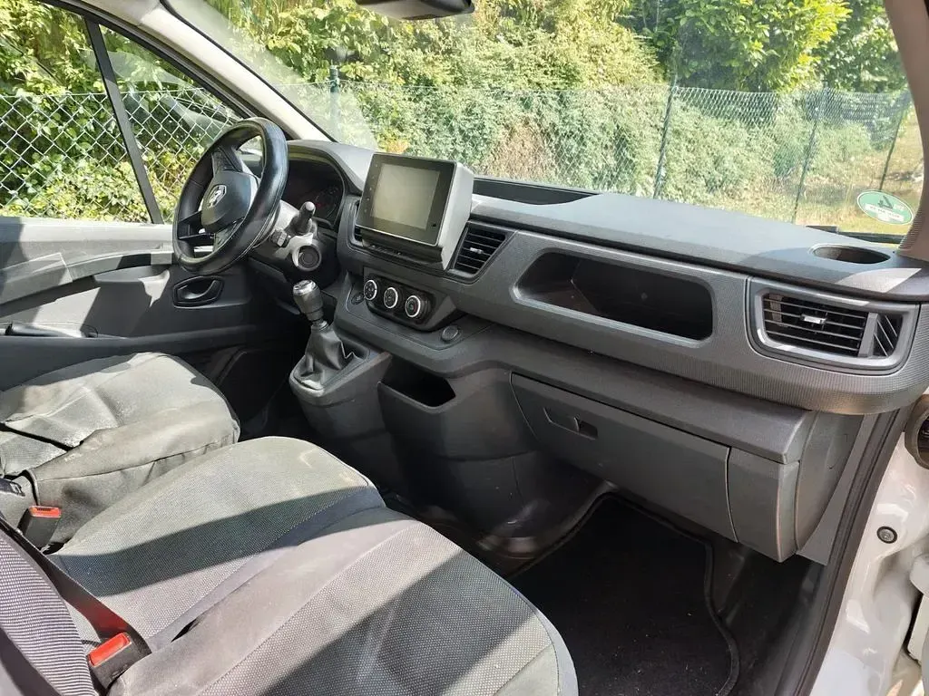 Gebraucht Renault Trafic 110 PS (80 kW) 2024 Weiß Van / Kleinbus