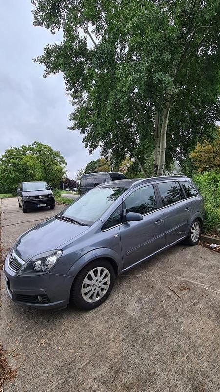 Grau Gebraucht 2006 Opel Zafira Van / Kleinbus | 2.500 € (Guter Preis) - Bild 1/4