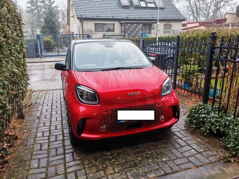 Rot Gebraucht 2022 Smart ForFour Electric Drive Kleinwagen | 10.500 € (Guter Preis) - Bild 1/4