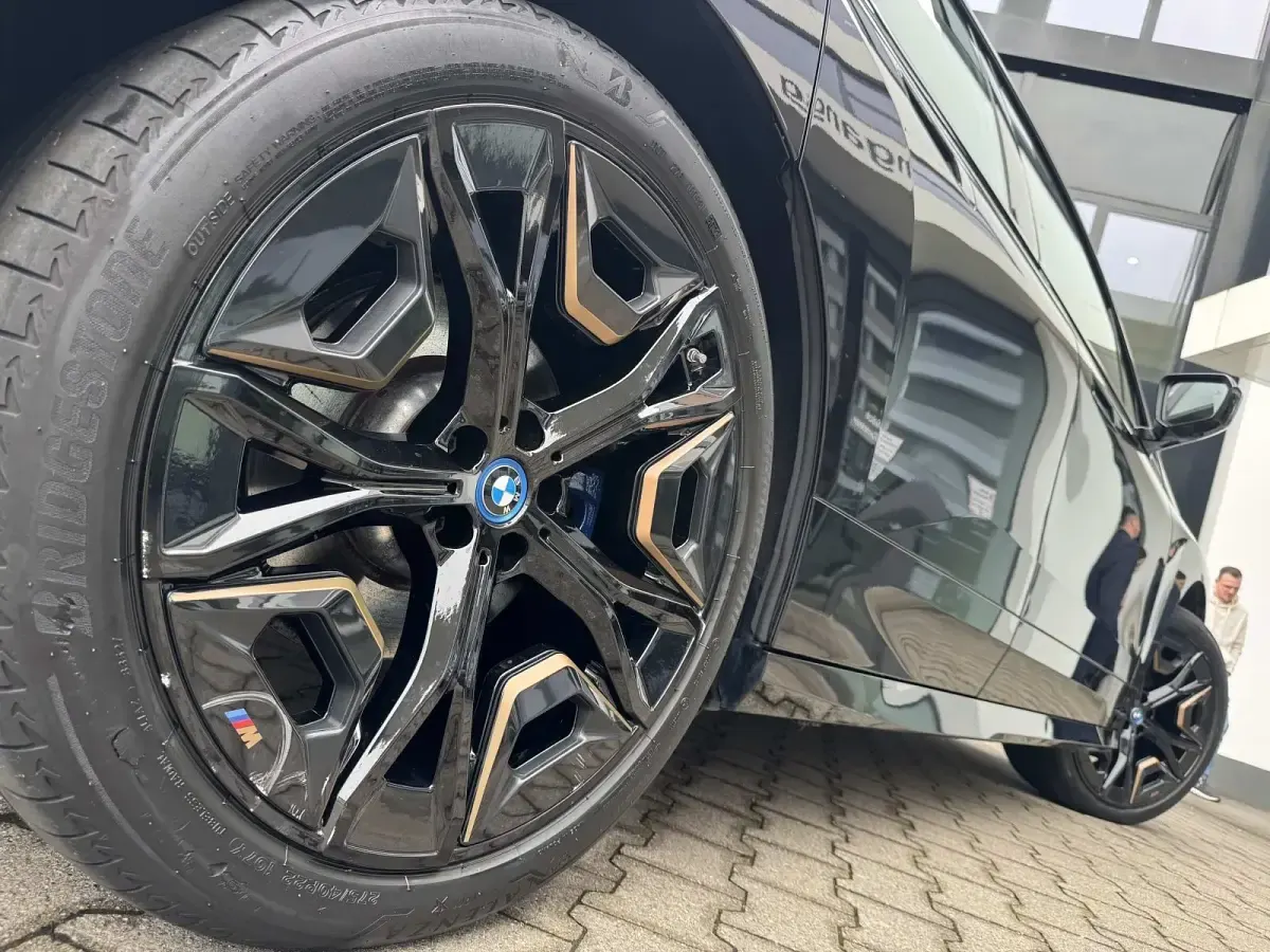 Gebraucht BMW iX M Sport 239 kW (326 PS) 2022 Schwarz SUV