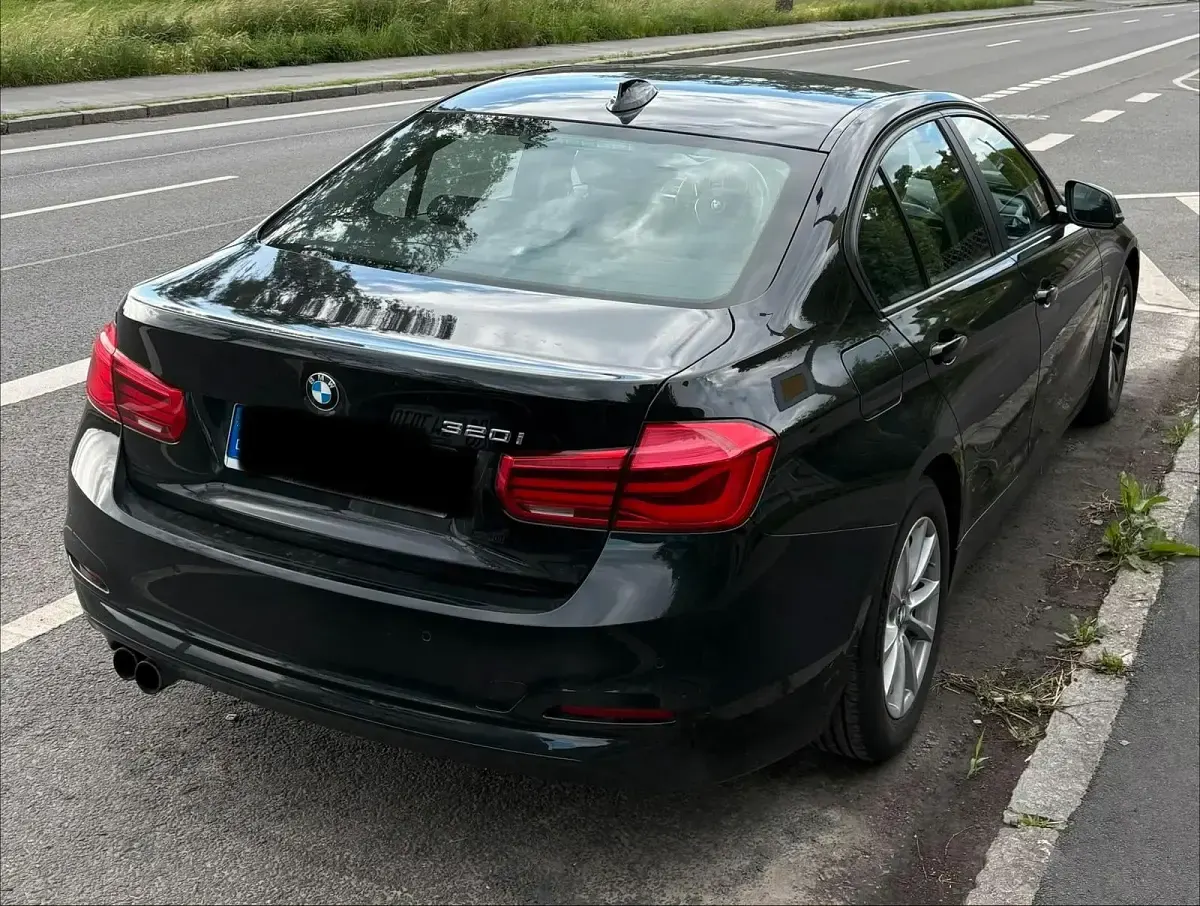 Gebraucht BMW 320 Efficient Dynamics 184 PS (135 kW) 2017 Schwarz Limousine