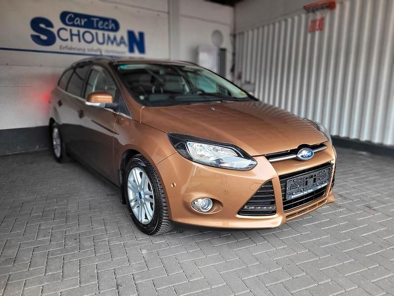 Gebraucht Ford Focus Titanium 125 PS (91 kW) 2014 Braun Limousine