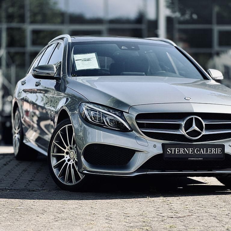 Silber Gebraucht 2016 Mercedes C200 AMG line Limousine | 20.900 € (Fairer Preis) - Bild 1/4