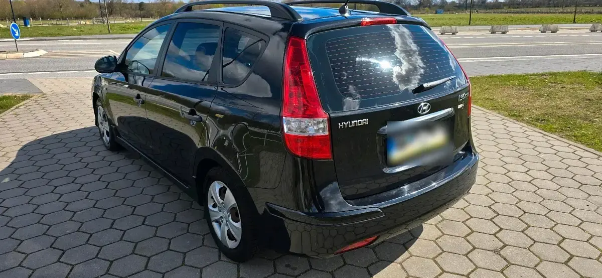 Gebraucht Hyundai i30 109 PS (80 kW) 2011 Schwarz Kombi