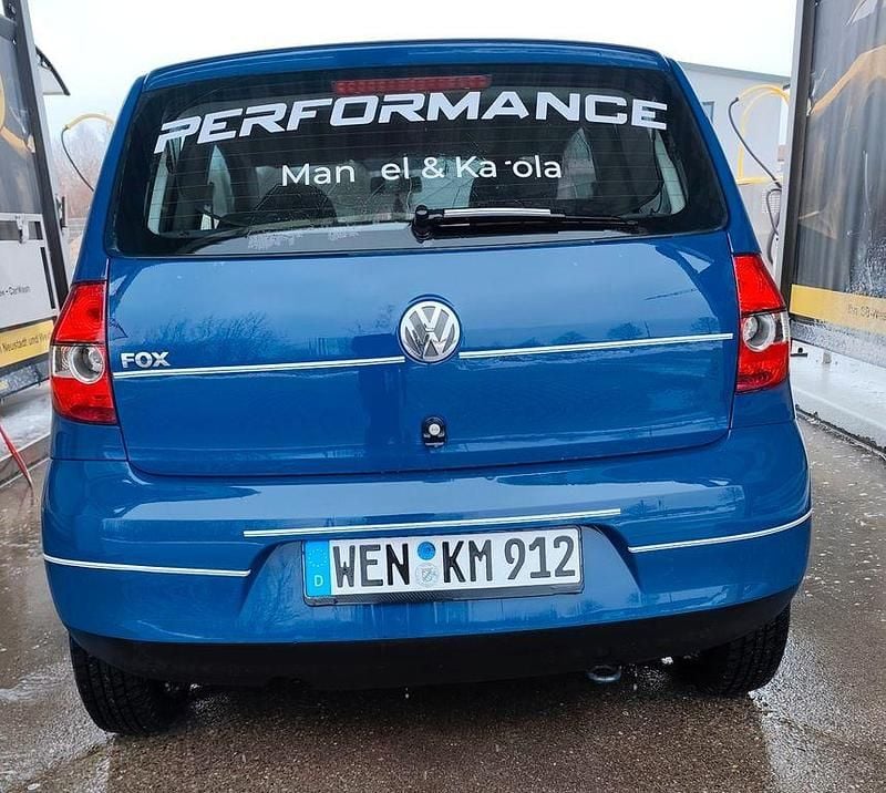 Blau Gebraucht 2006 VW Fox Kleinwagen | 850 € (Superpreis) - Bild 1/4