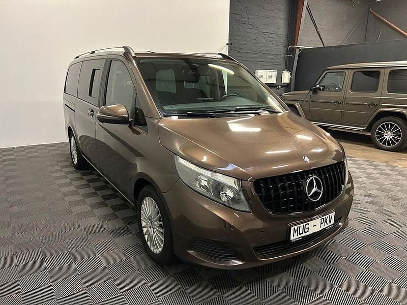 Gebraucht Mercedes V220 Edition 163 PS (119 kW) 2016 Dolomitbraun Van / Kleinbus