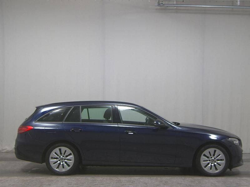 Blau Gebraucht 2022 Mercedes C220 Kombi | 24.480 € (Superpreis) - Bild 1/4