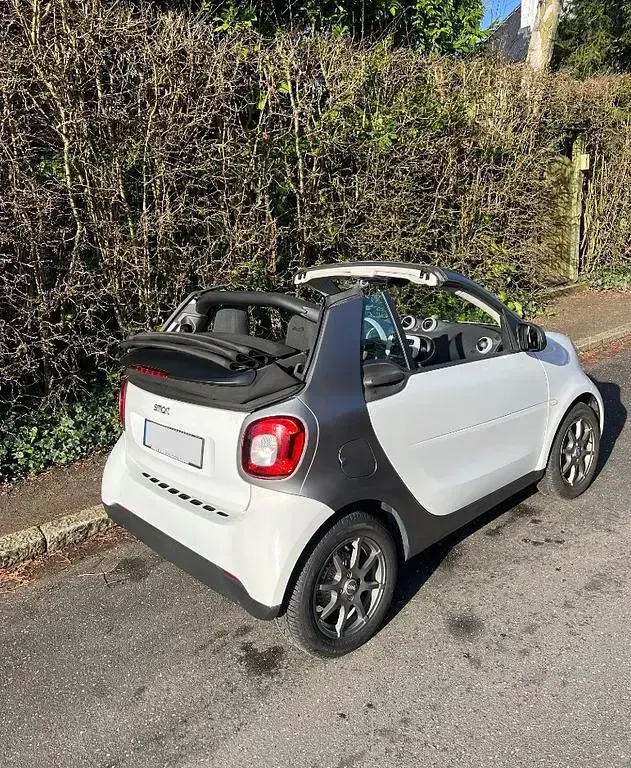 Gebraucht Smart ForTwo Cabrio 71 PS (52 kW) 2016 Weiß Cabrio