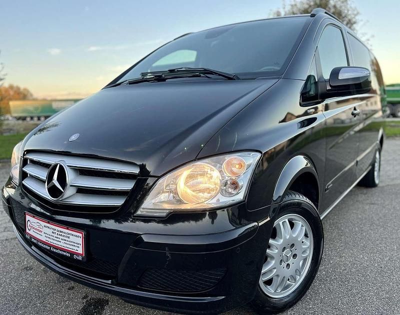 Schwarz Gebraucht 2013 Mercedes Viano Van / Kleinbus | 16.390 € (Superpreis) - Bild 1/4